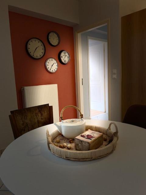 Vincent - Central 2 Bedroom Apartment 79Sqm Trípoli Kültér fotó